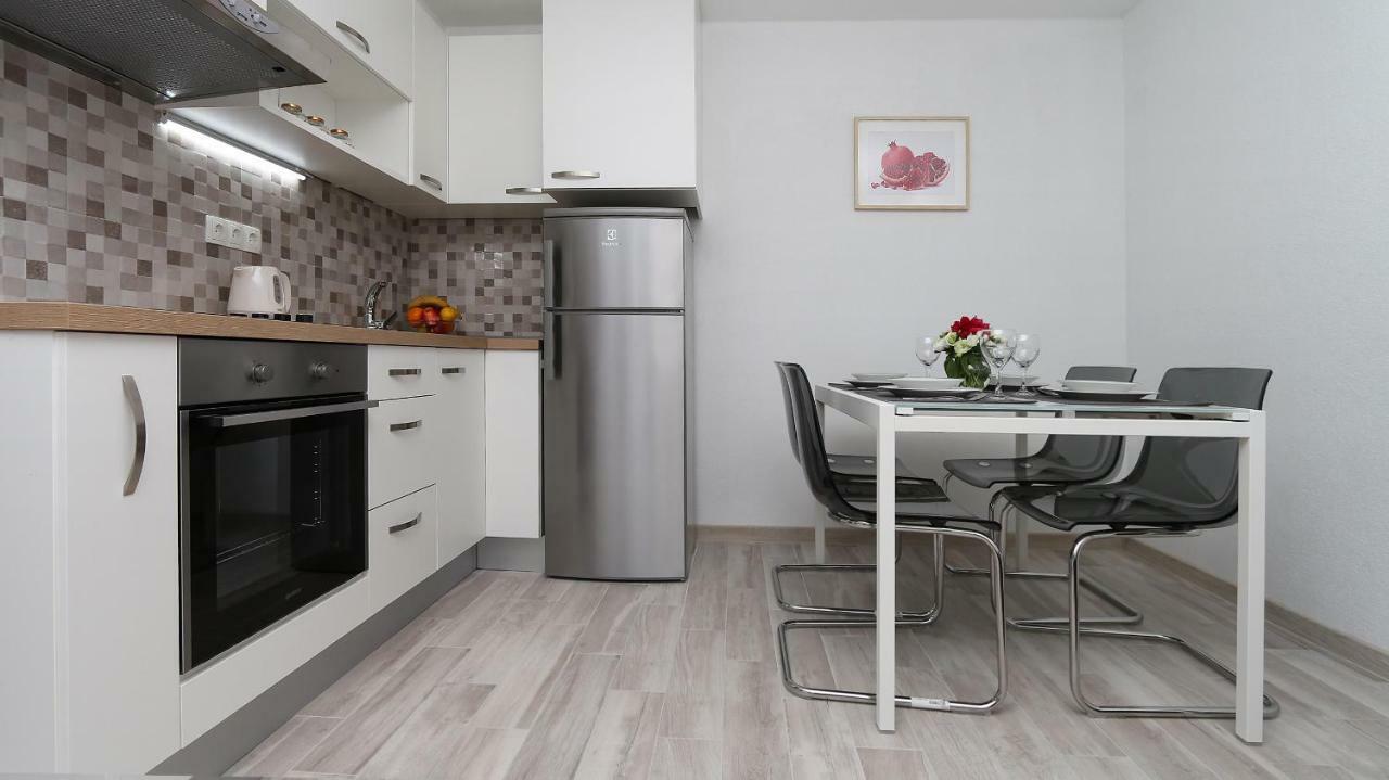 Modern Apartments Iva Макарска Екстериор снимка